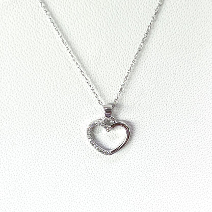 Cadena con Dije de Corazón y Diamantes Naturales 0.05qts