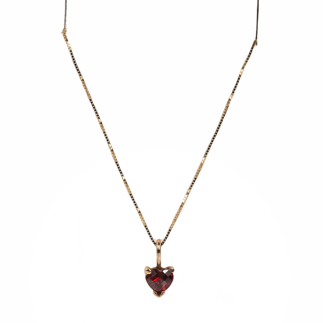 Collar con Dije de Corazón con Granate