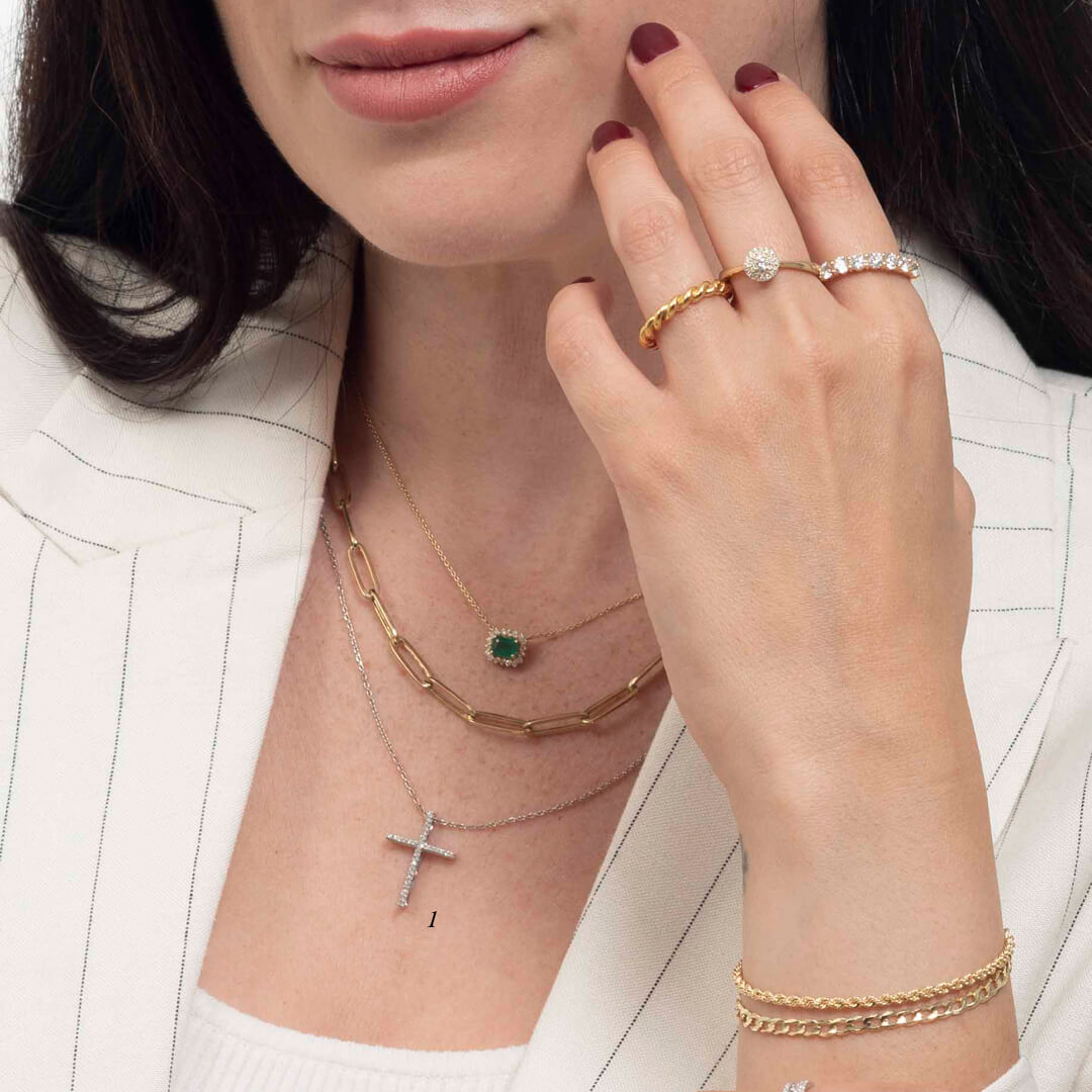 Cruz con Diamantes Naturales 0.11qts