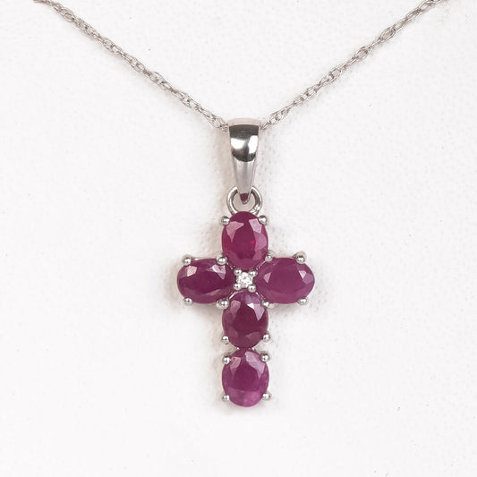 Cruz con Rubies Naturales 1.58 qts y Diamante Natural 0.02qts