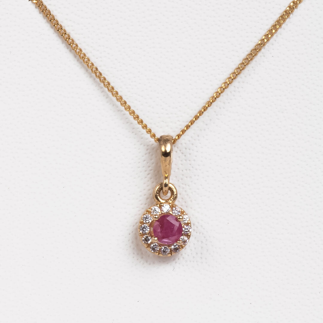 Dije con Circonias y Rubí