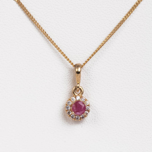 Dije con Circonias y Rubí