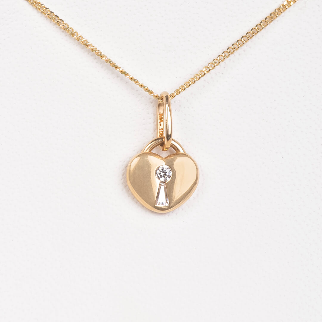 Dije con Corazón y Llave con Circonia 8mm