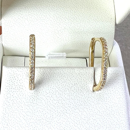 Huggies Ovales on Circonias 17mm