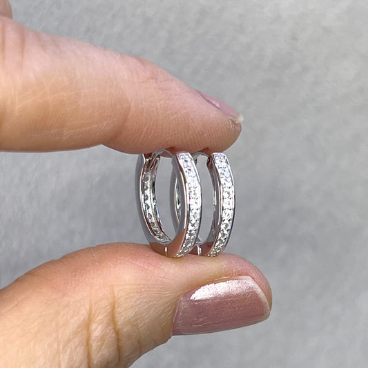 Huggies Redondos con Circonias Plata