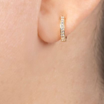 Huggies Redondos con Circonias 10mm