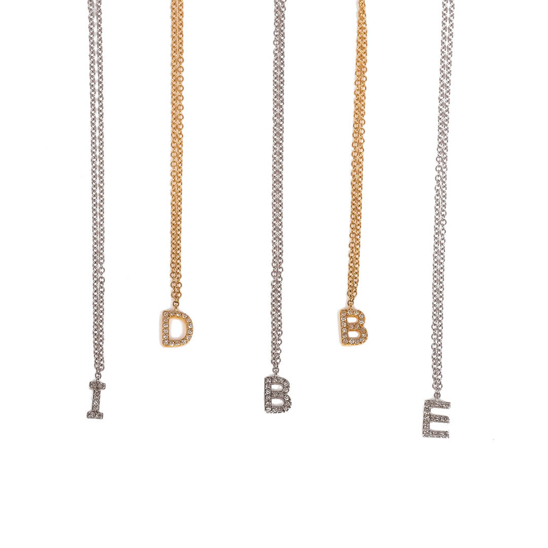 Letras 18k con Diamantes Naturales y Cadena