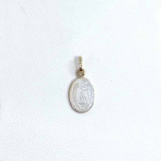 Medalla de la Virgen de Guadalupe con Madre Perla Oval 14k