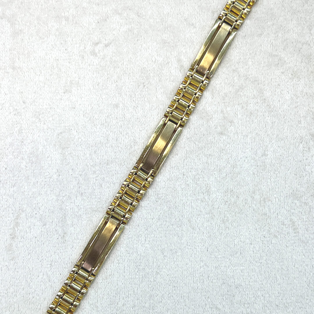 Pulso Combinado con Placas y Tejido Reloj