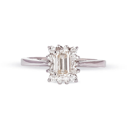 Anillo de Compromiso con Diamante GIA Corte Esmeralda con Diamantes Tipo Diana 0.72 qts