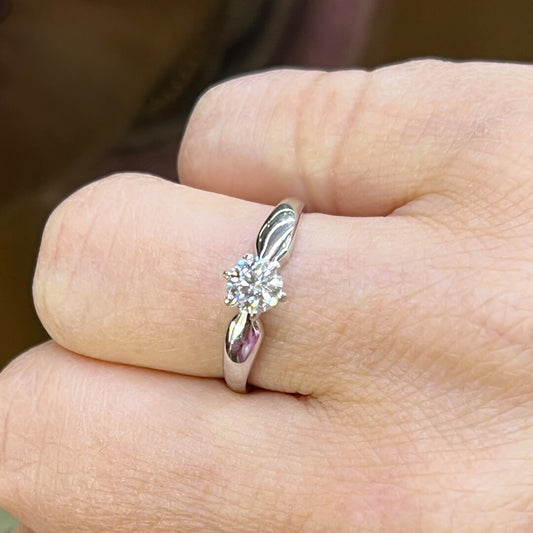 Solitario Moissanita Corte Redondo 0.50qts